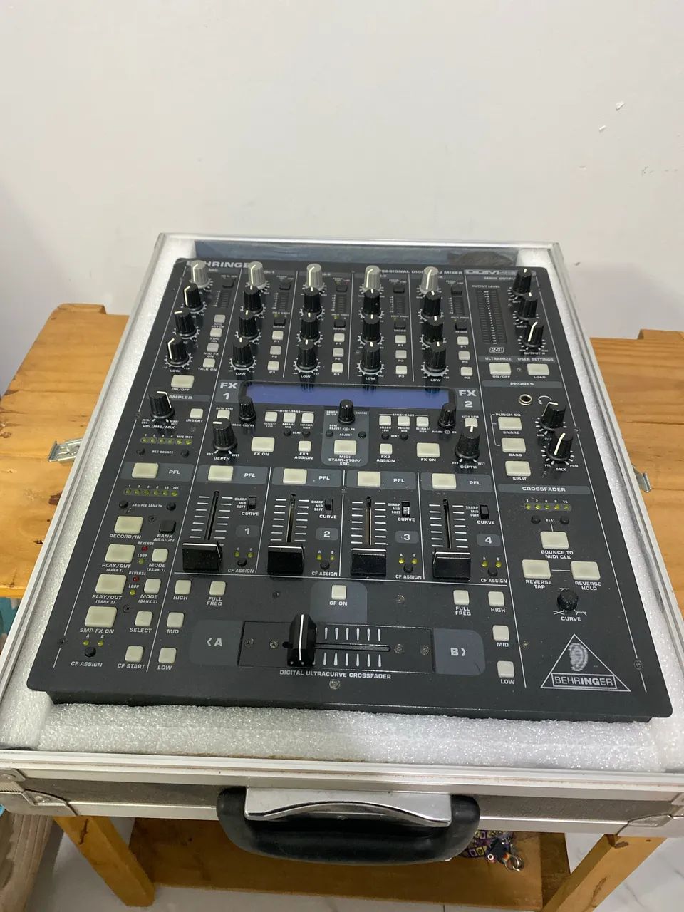   Mixer Behringer  Cdj djs estúdio  - Foto 4
