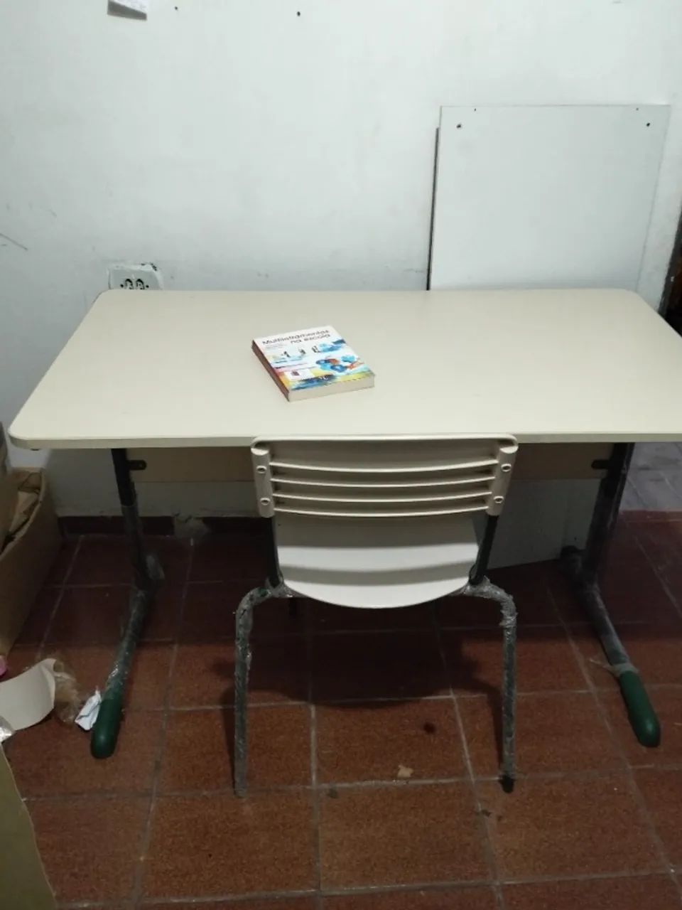 Mesa escolar ou escritório 