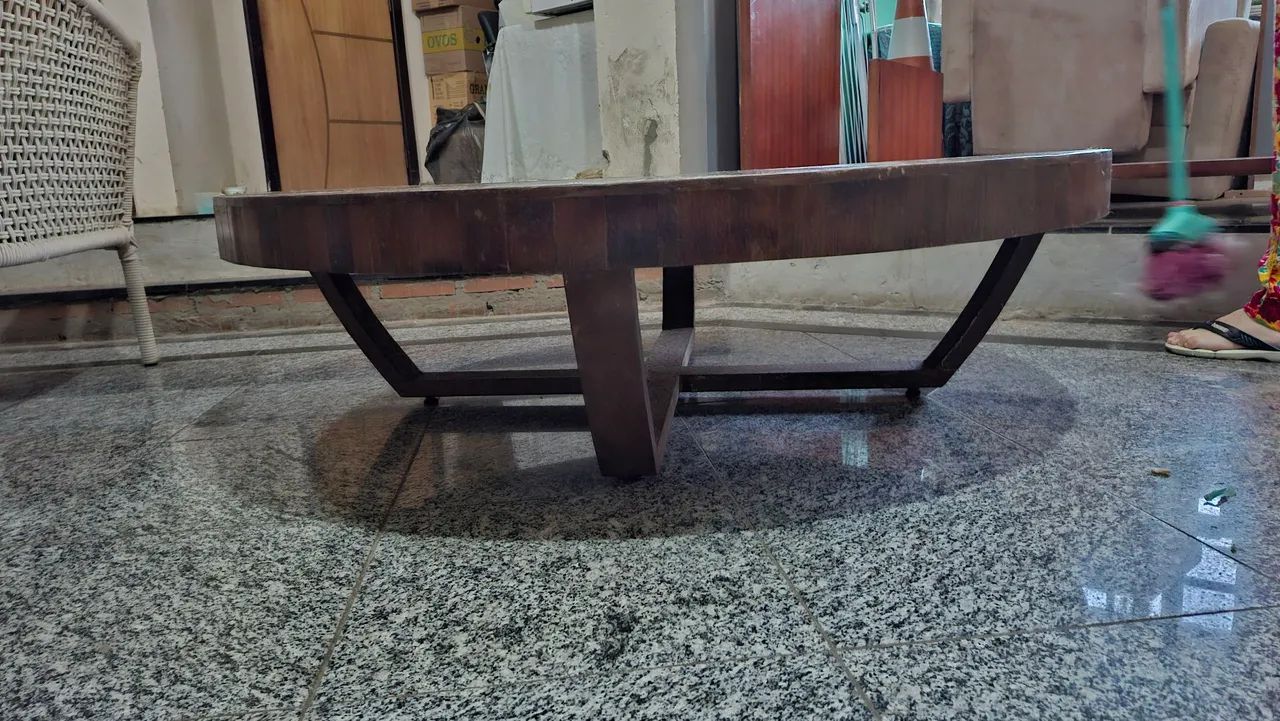 Mesa de centro redonda em madeira - Foto 2
