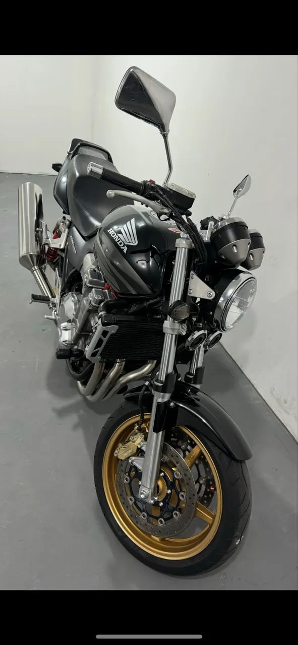 Moto impecável 