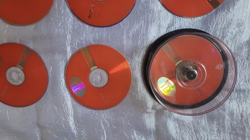Kit com 10 DVD-R Gravável ELL COM (4.7 GB / 120 Minutos) - Cor