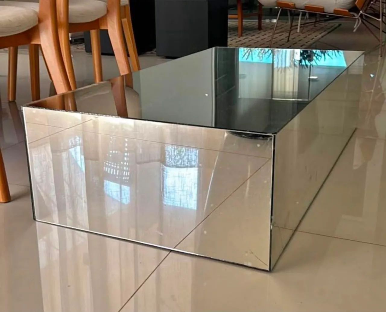 Mesa Espelhada de Centro 