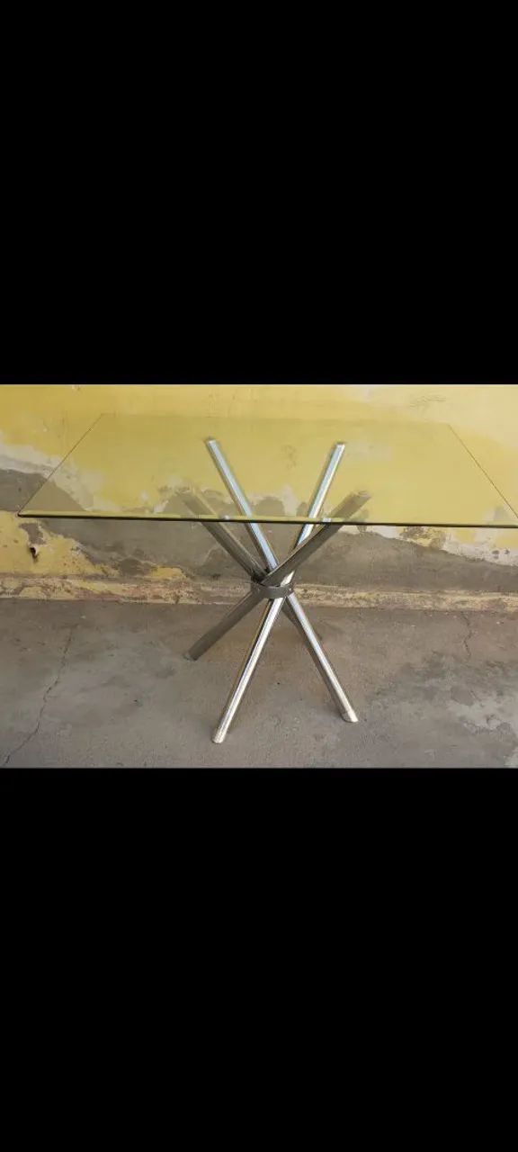 vendo linda mesa de vidro com 4 cadeiras  - Foto 2