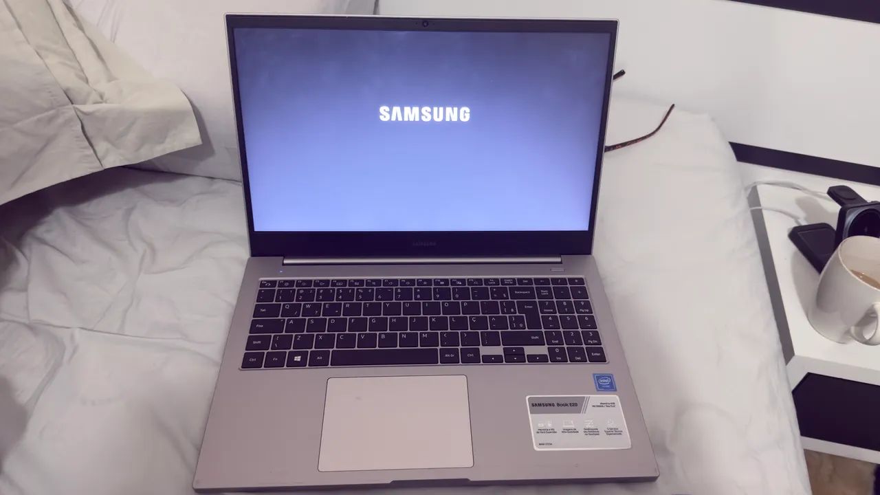 Notebook Samsung Book E20