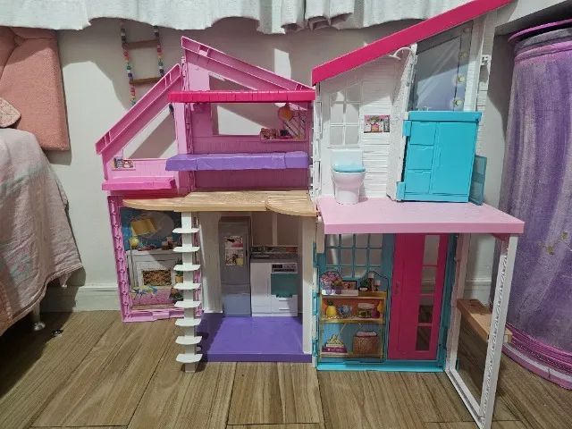 Casa da Barbie completa com acessórios  - Foto 4