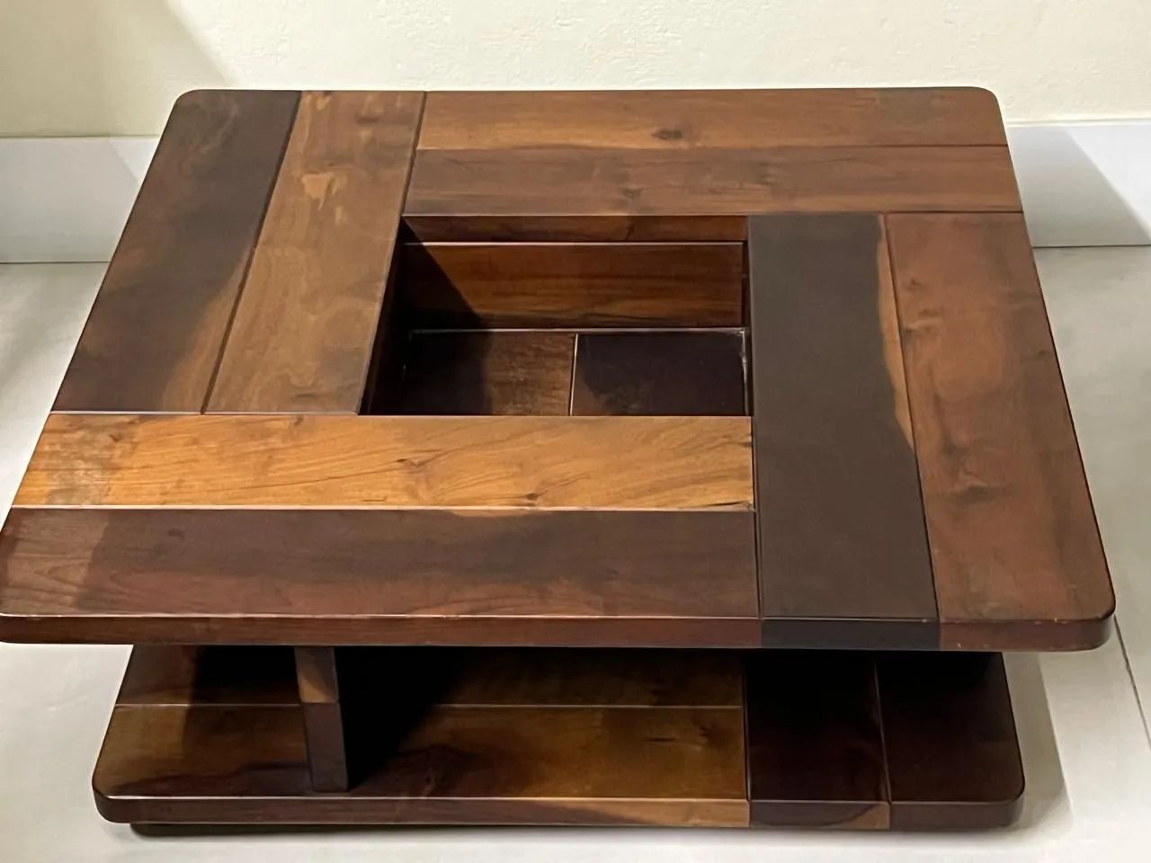 Mesa com floreira
