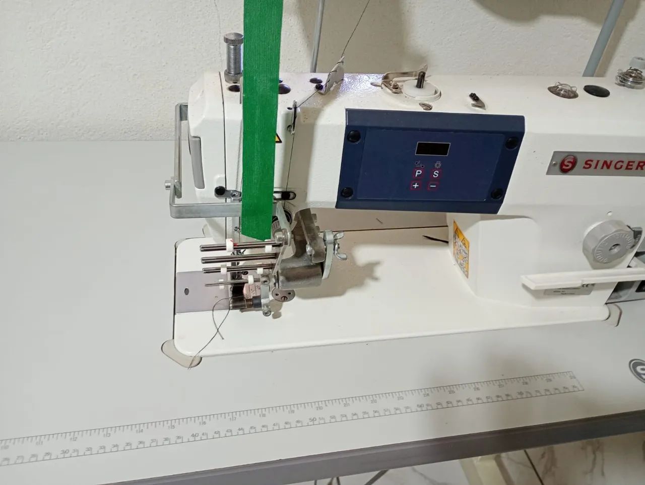 Máquina singer industrial  - Foto 2