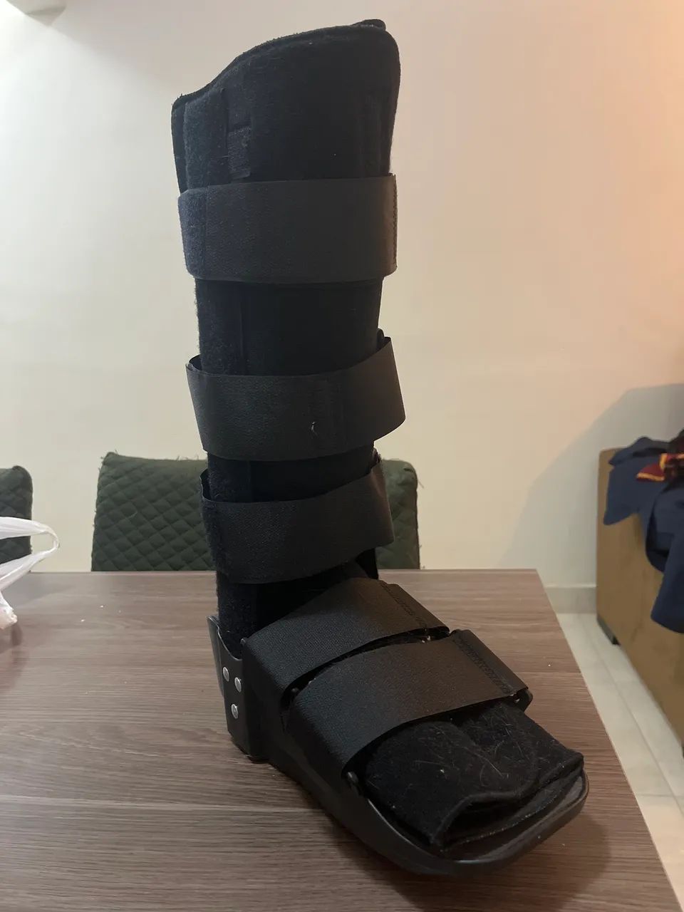 BOTA ORTOPÉDICA PARA O PÉ DIREITO