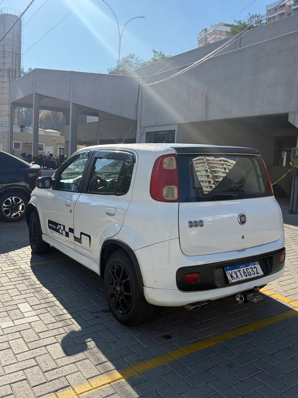 Fiat Uno Sporting 1.4 EVO Fire Flex 8V 4P 2012 - Foto 3