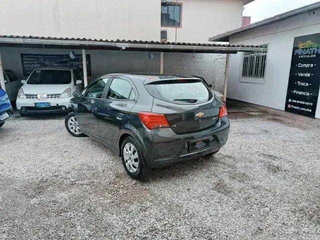 Chevrolet Onix Hatch LT 1.4 8V Flex Mec. 4P 2017 - Foto 3