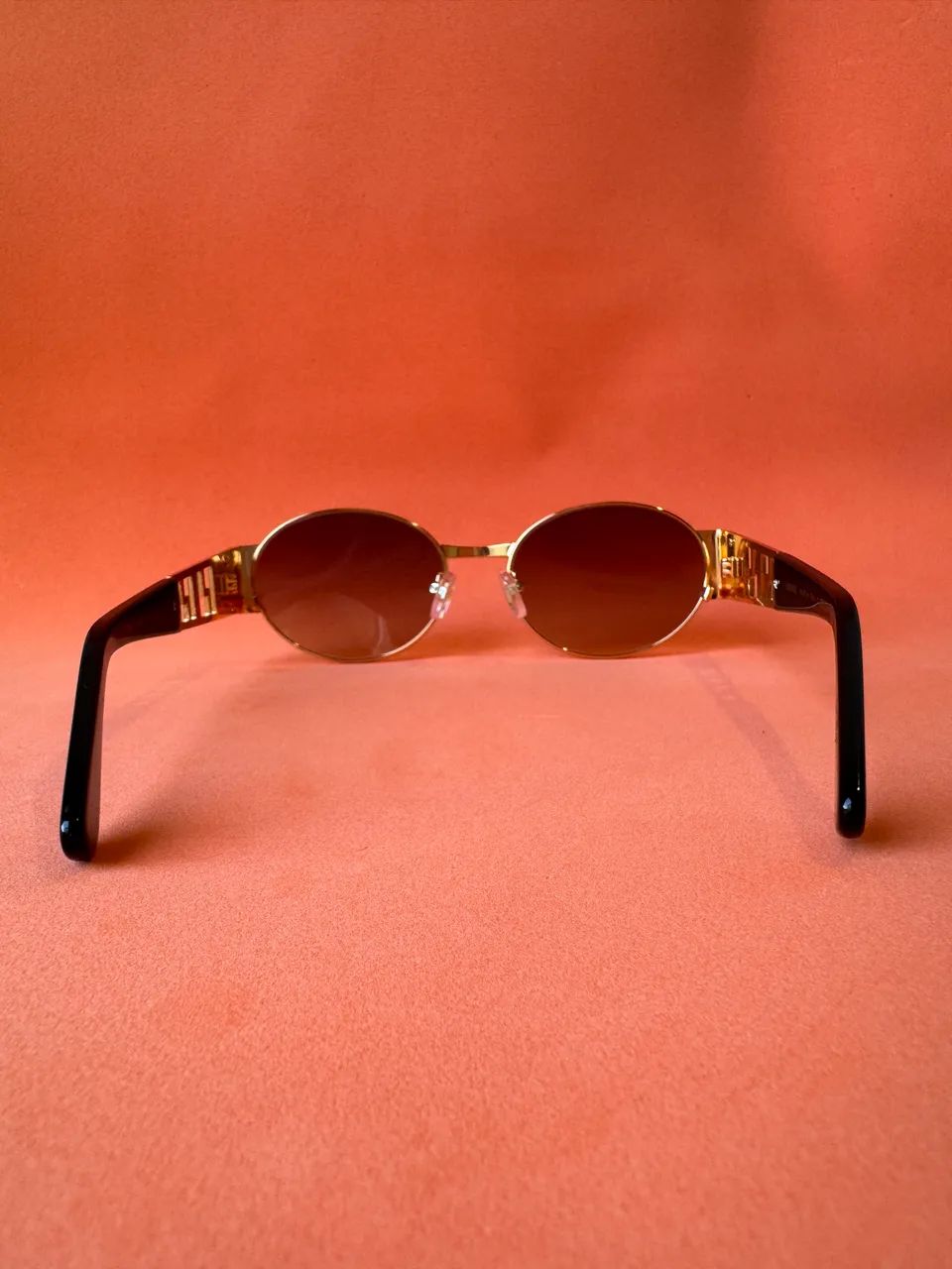 Óculos de sol dourado oval Versace Novo - Foto 2