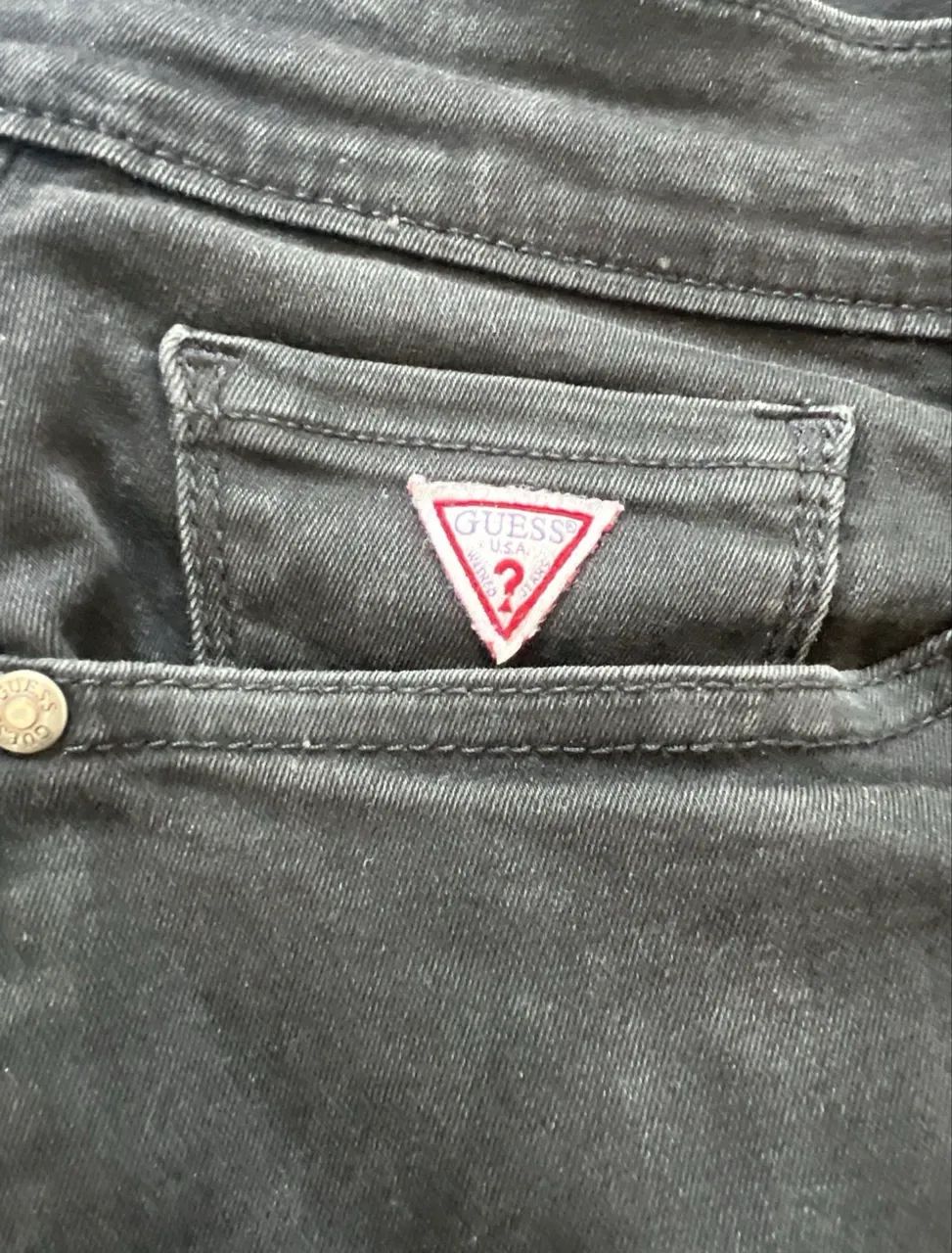 CALÇA JEANS PRETA GUESS ORIGINAL - Foto 4