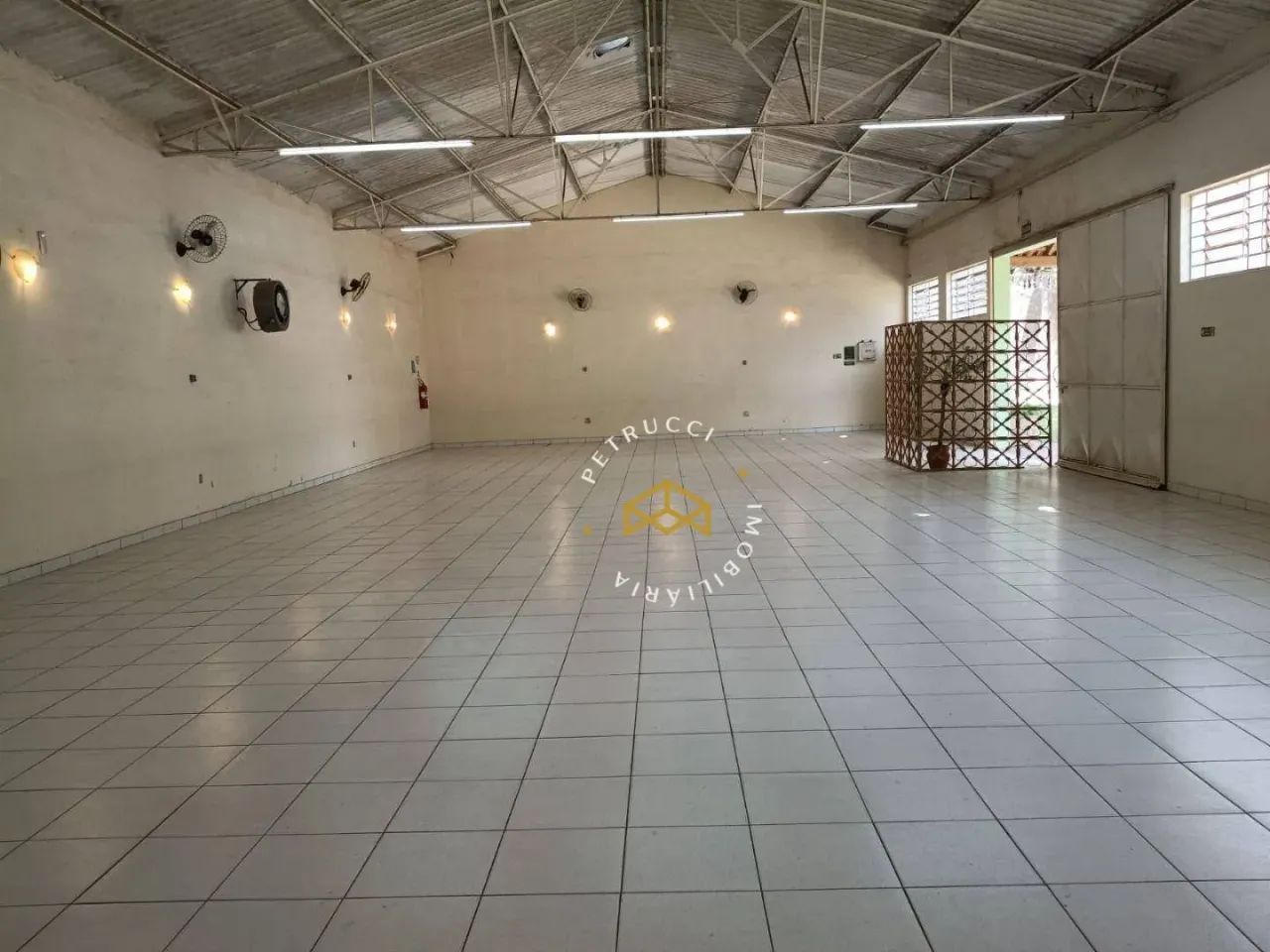 GALPÃO PARA ALUGAR COM 408 M² EM VALINHOS/SP - Foto 2