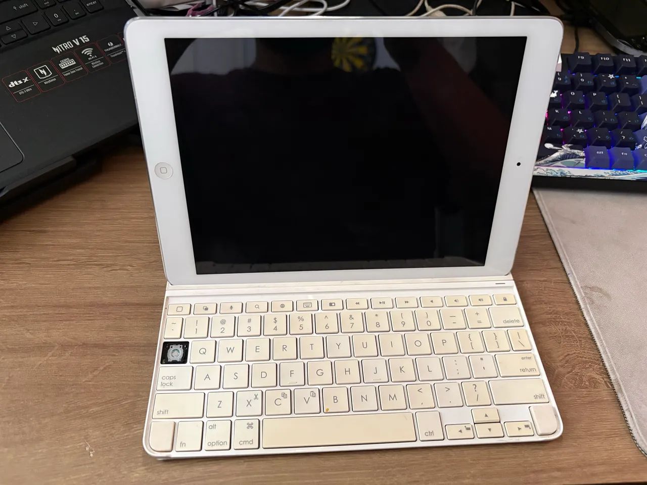 iPad Air 64GB + Teclado Logitech | Funcionando - Foto 3