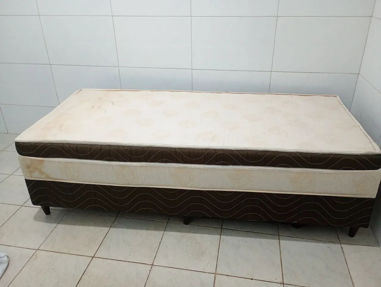 Cama de solteiro otima