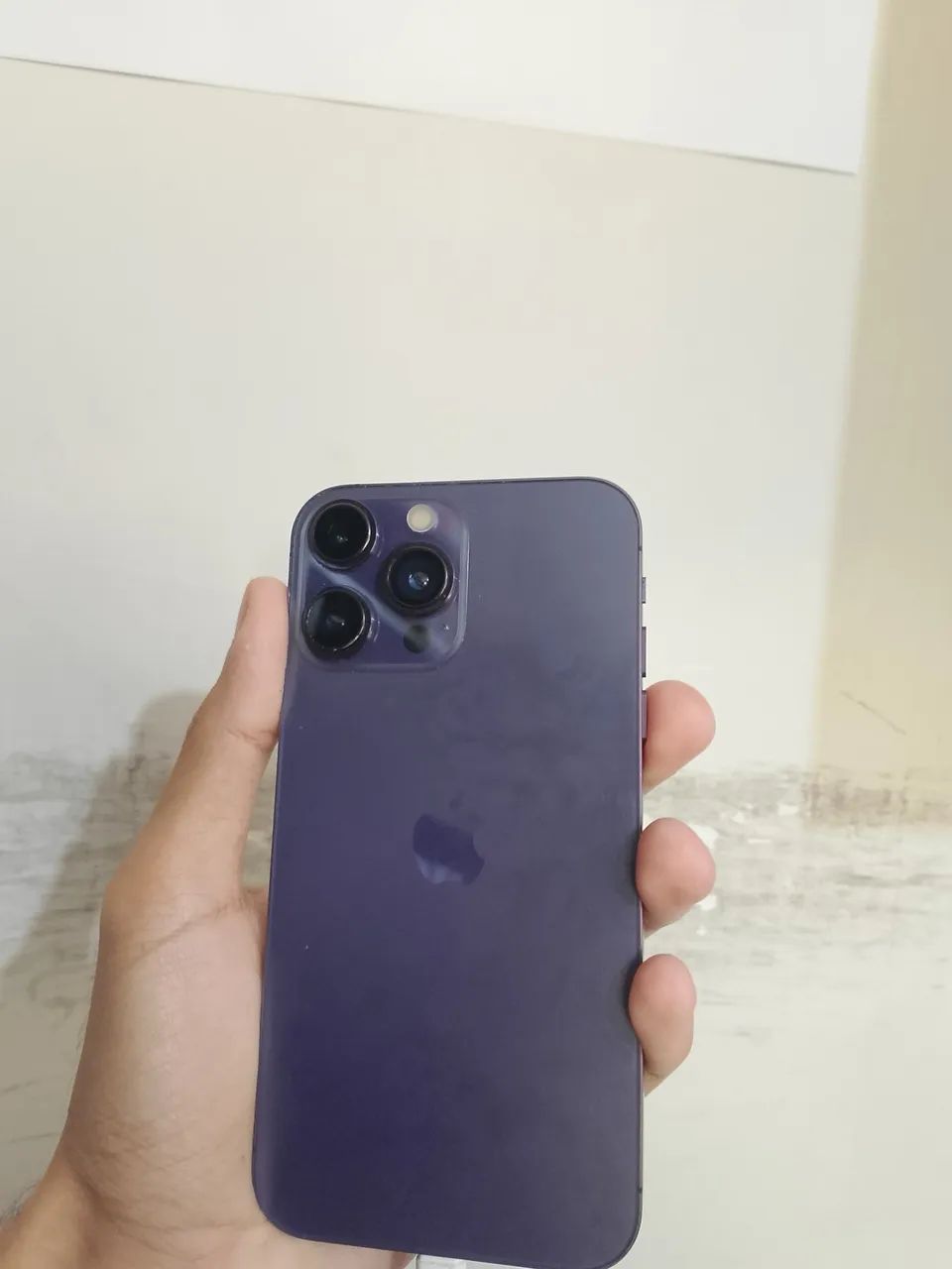 iPhone XR na carcaça do 14 pro max 