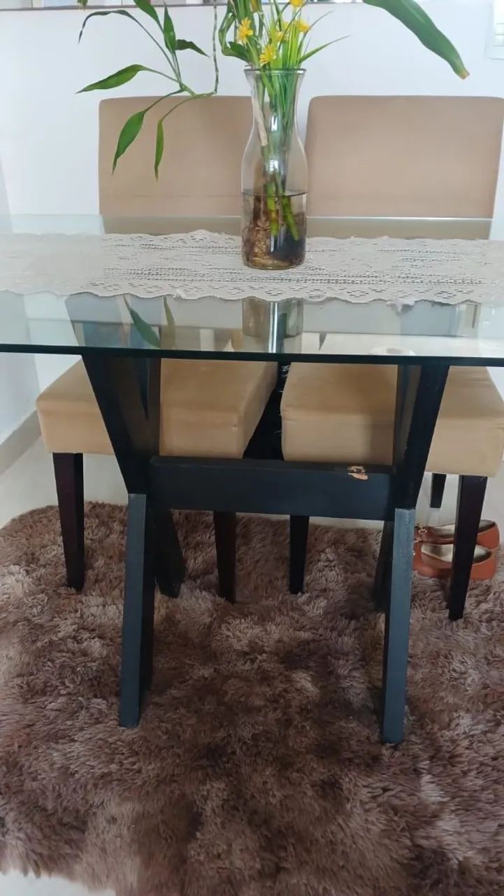 MESA COM TAMPO DE VIDRO E 4 CADEIRAS  - Foto 2
