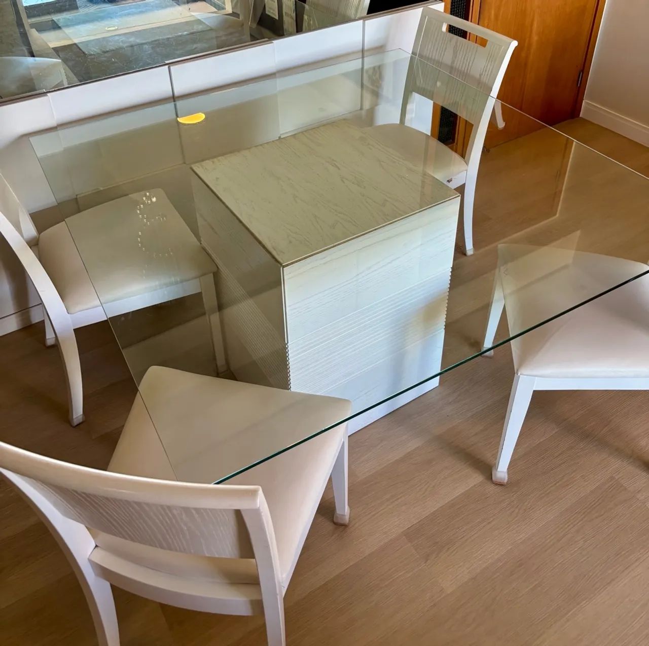 Conjunto mesa com quatro cadeiras  - Foto 3