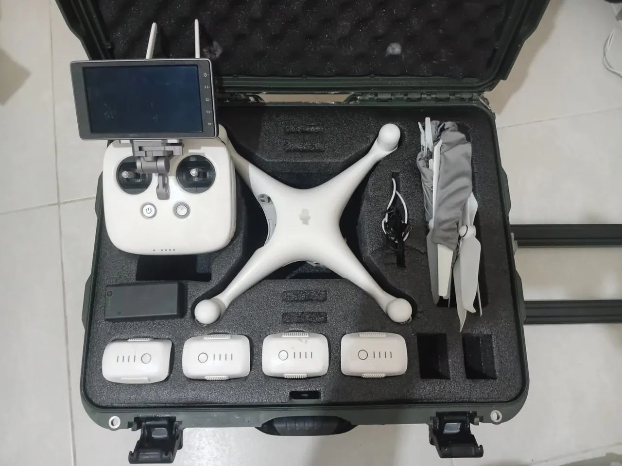 DRONE DJI PHANTOM 4