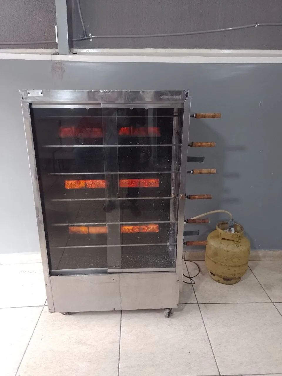 Máquina de assar frango frangueira 110/220