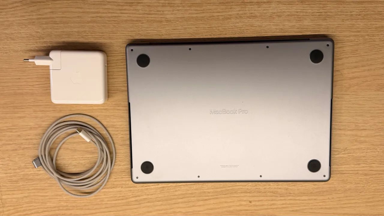 MacBook Pro 14 M2 Pro 16GB 512GB (2023) Seminovo - Notebooks