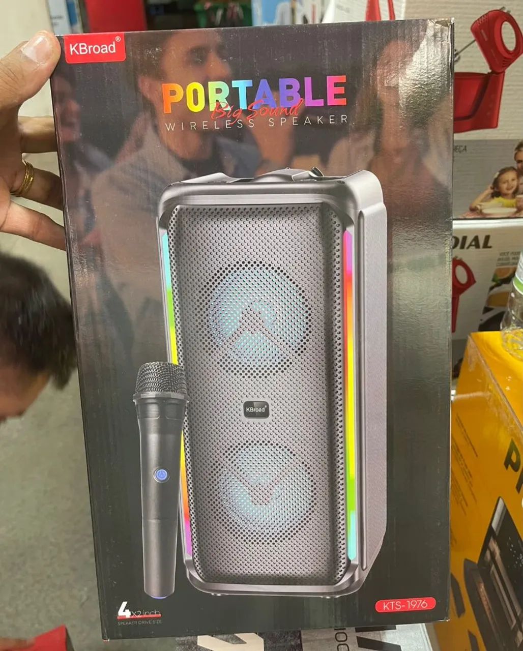 Caixa de som amplificada acompanha microfone pega Bluetooth pendrive cartão usd e FM  - Foto 3