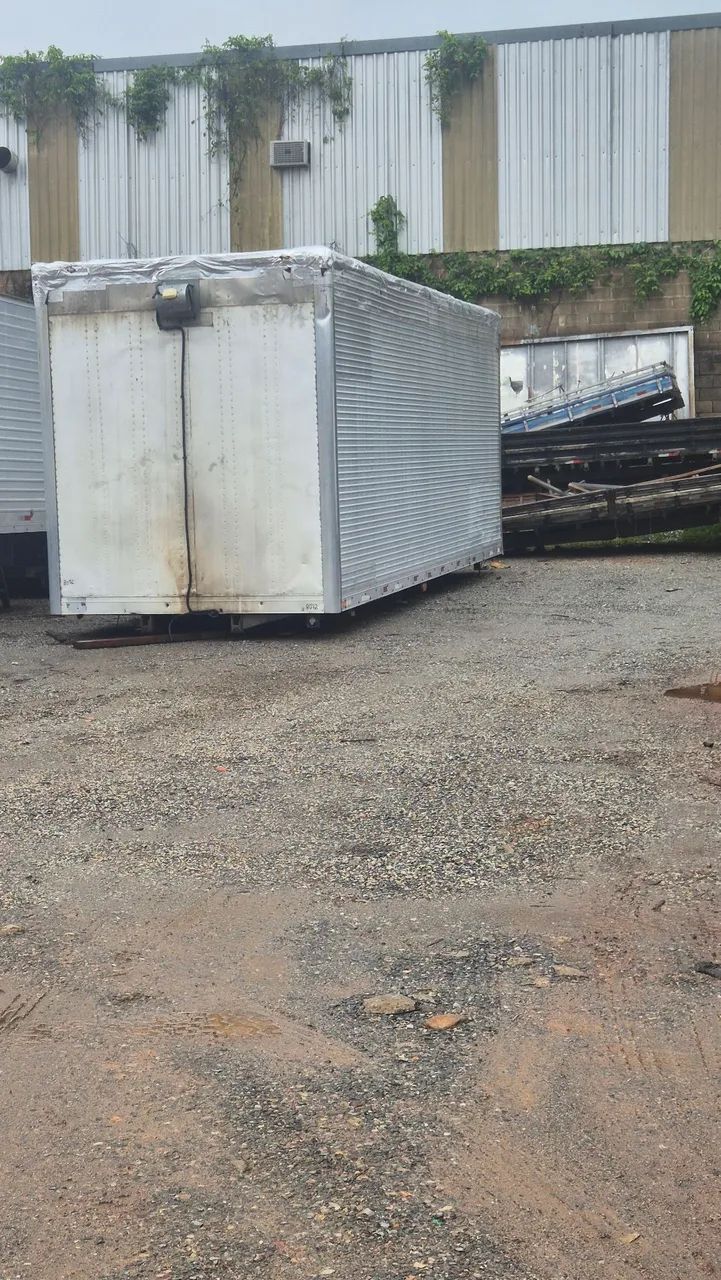 Bau 8 mts carga seca