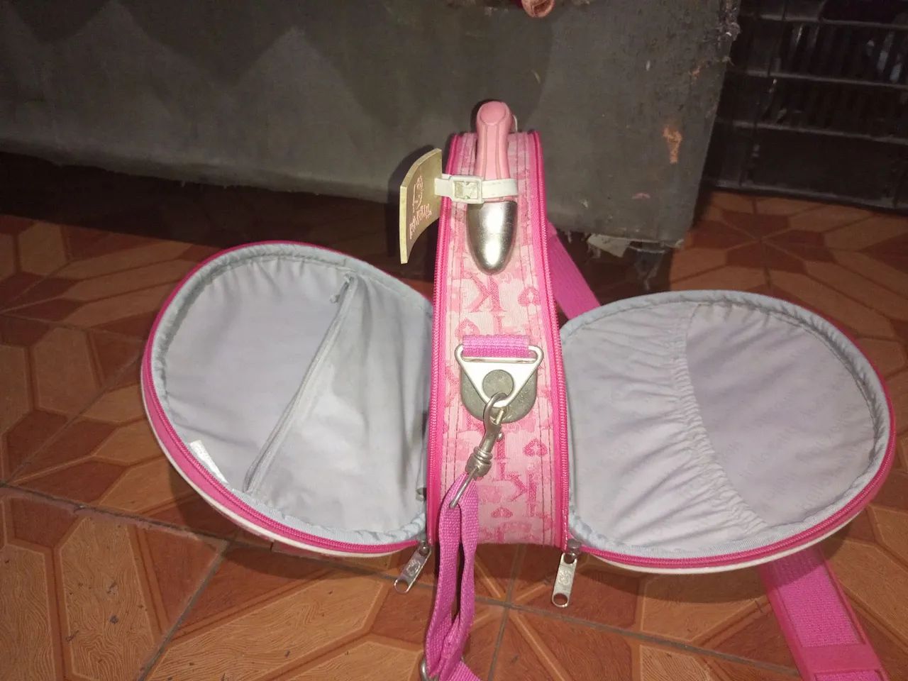 Bolsa da hello Kitty de maquiagem  - Foto 4