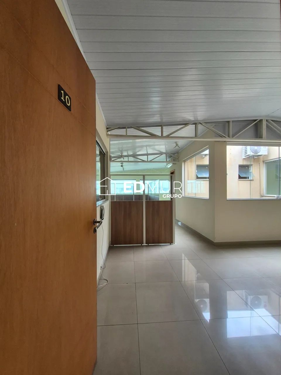 SALA para ALUGUEL com 100m² no bairro Jardim Stella com 0 quartos e 3 vagas. Santo André,  - Foto 2