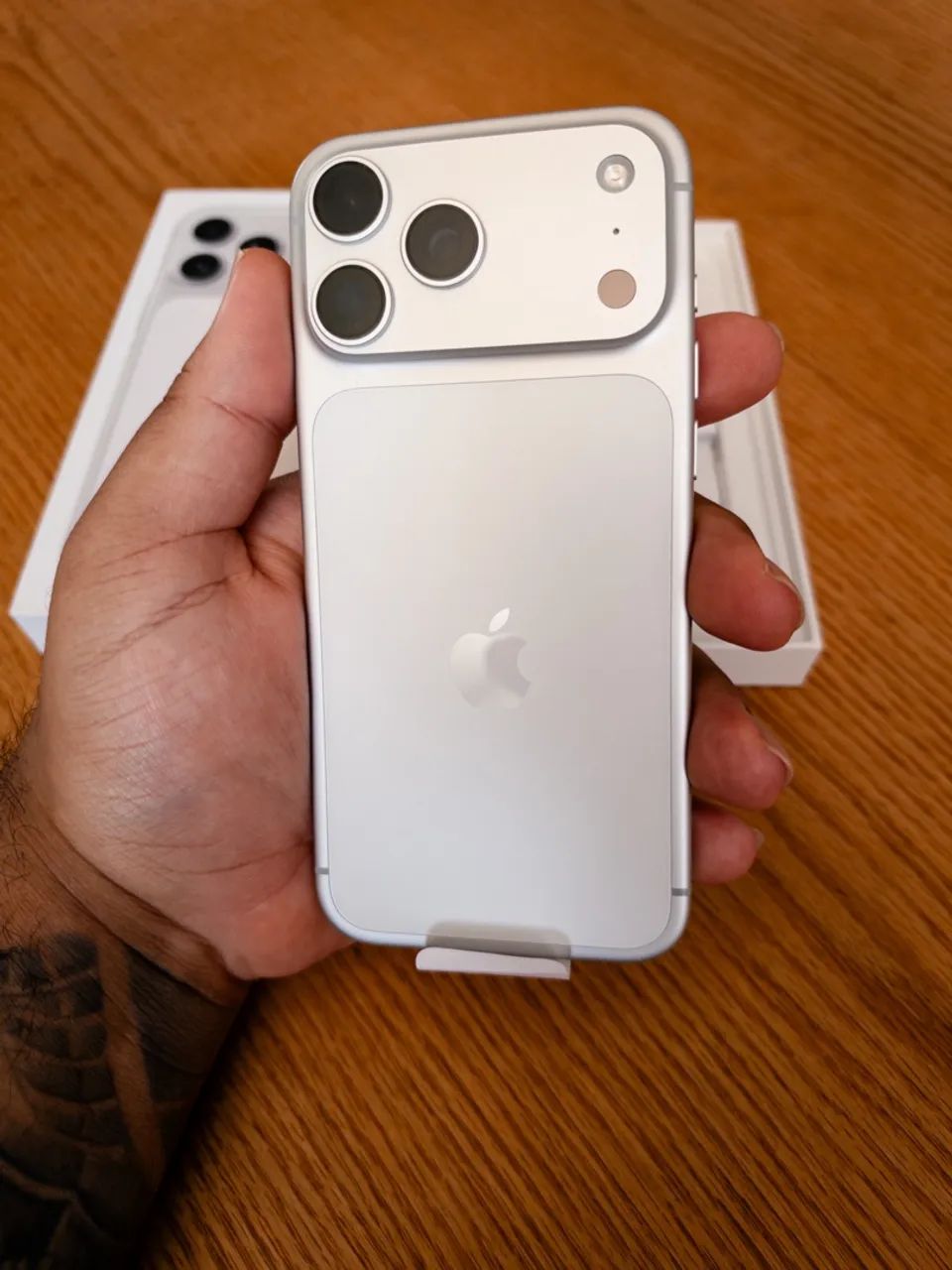 iPhone 17 Pro Max - 256GB (Prata) - Foto 2