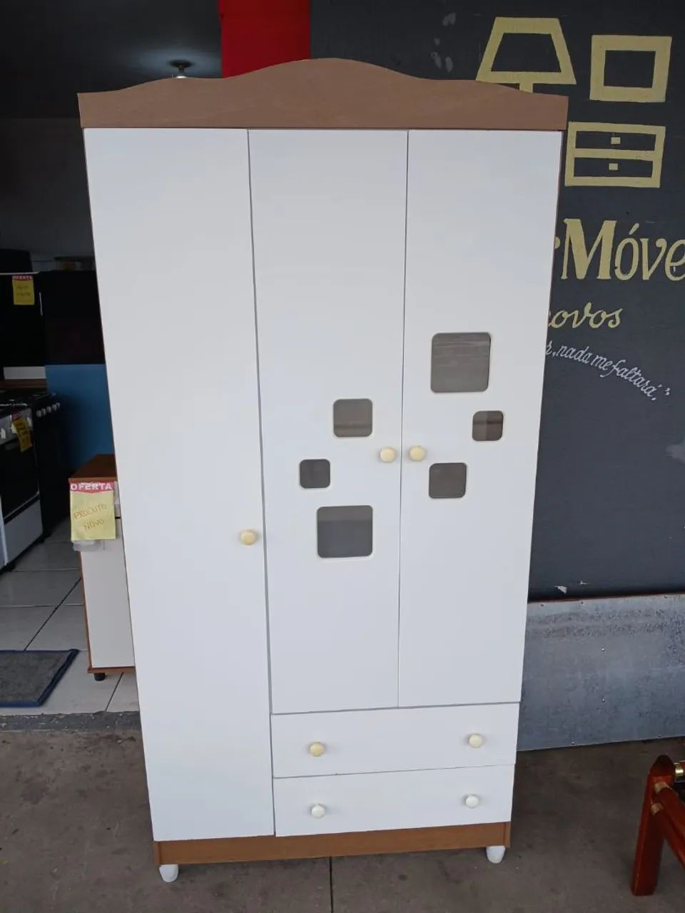 Guarda roupa infantil seminovo conservado 