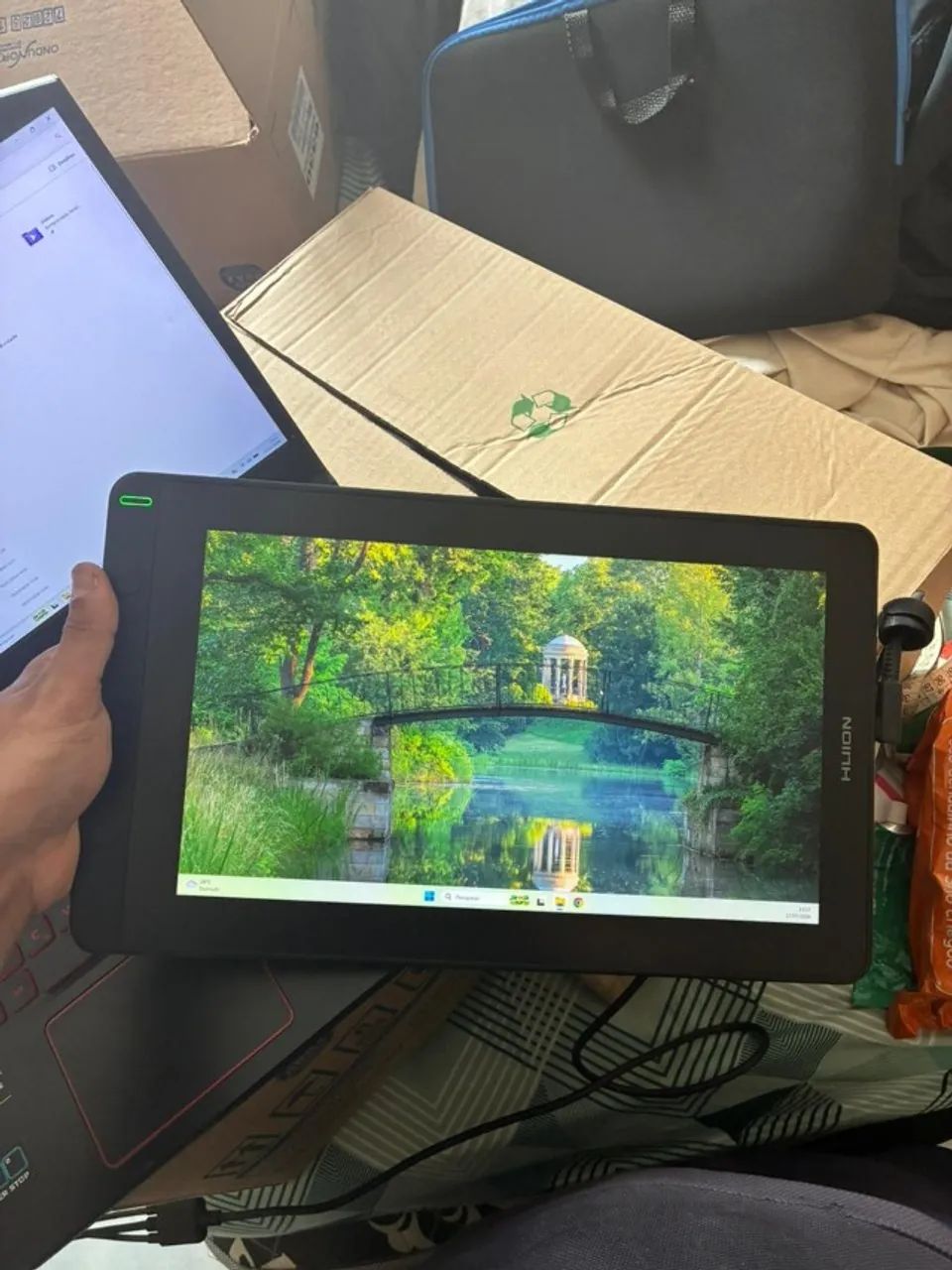 Mesa Digitalizadora Huion Kamvas 13 com Tela Full HD