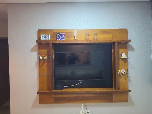 Painel de TV de madeira e com led