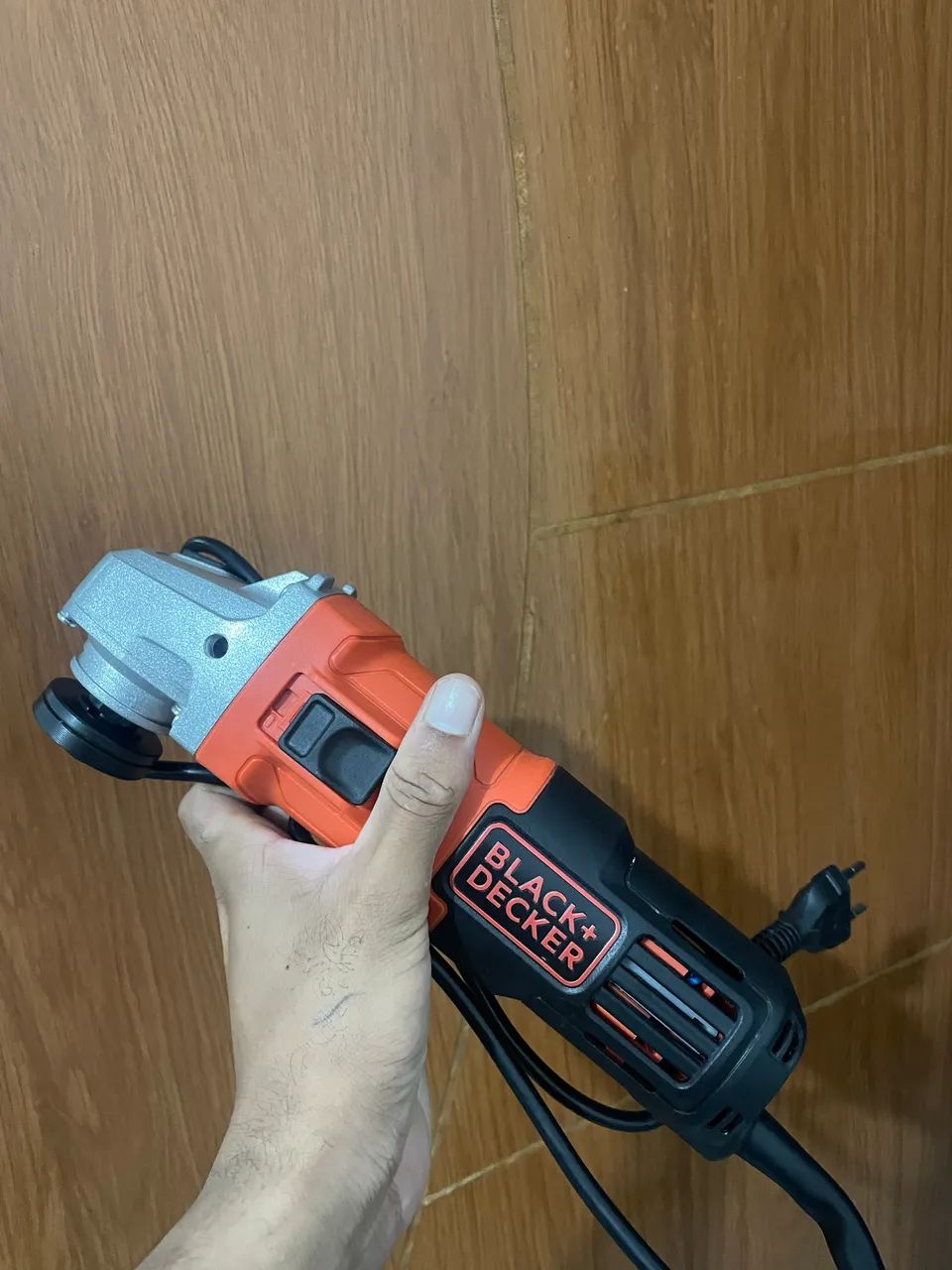 esmerilhadeira black decker - Foto 2