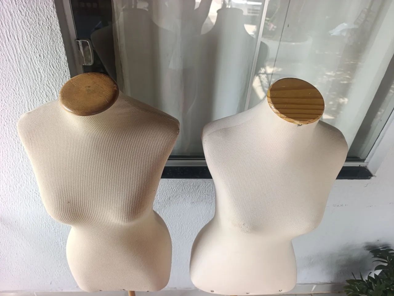 Kit Maniquim com pé de ferro dourado  - Foto 5