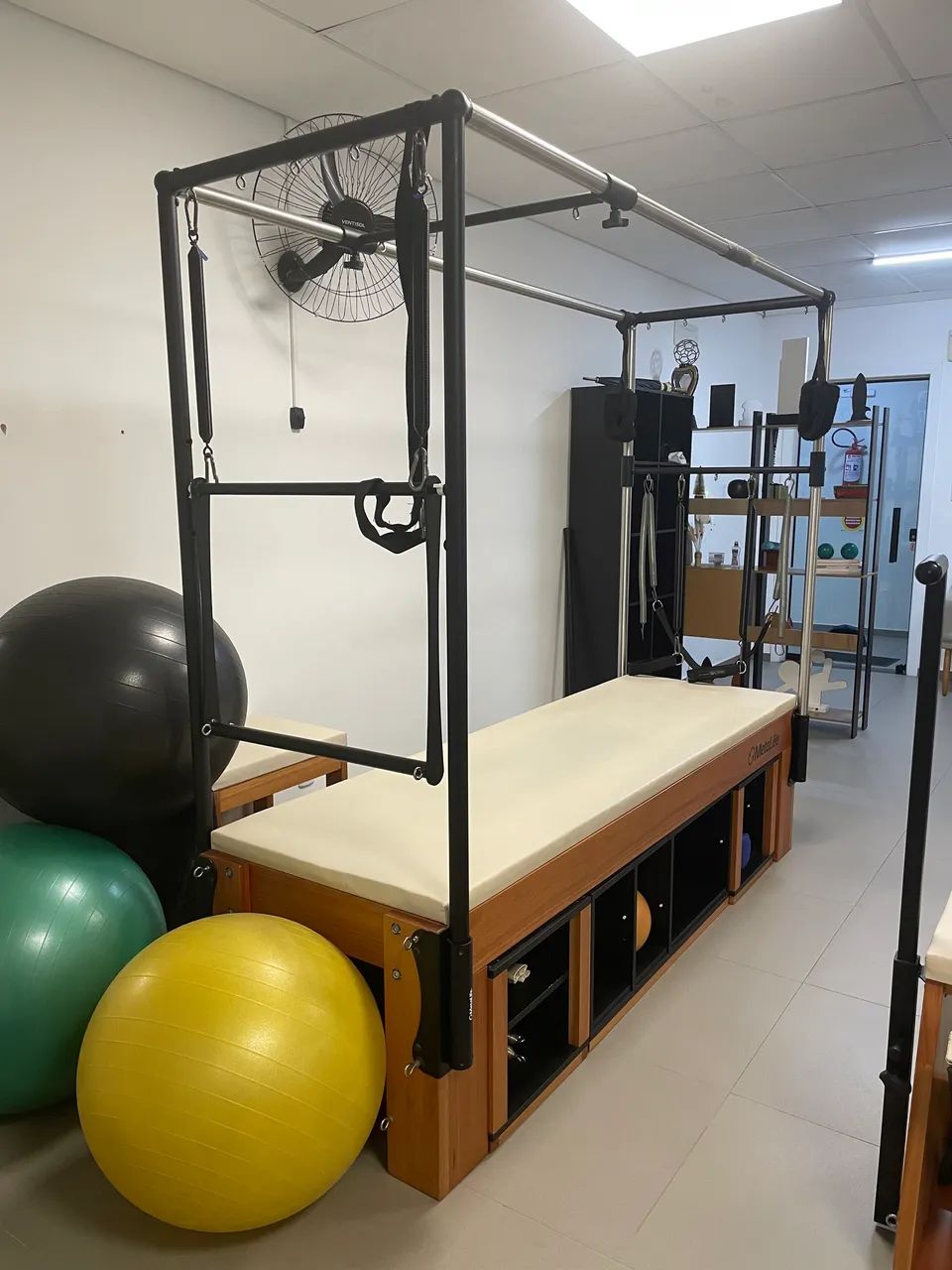 Vendo Studio de pilates completo em excelente estado pouco tempo de uso. - Foto 3