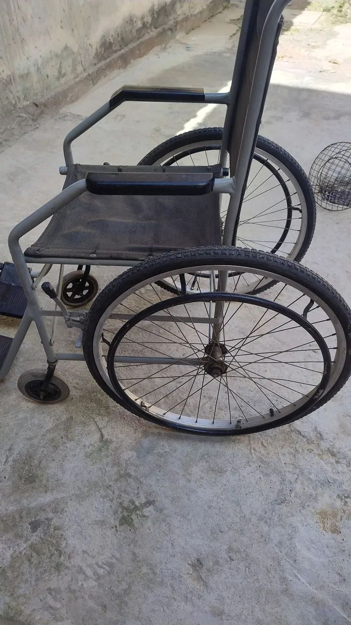 Cadeira de Roda Dobrável  - Foto 3