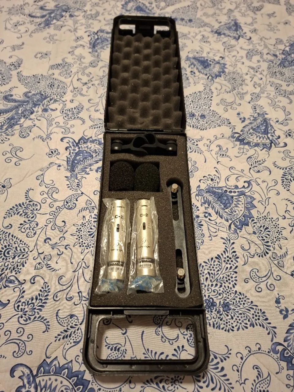 Par de Microfones Condensadores Behringer C-2 - Foto 3