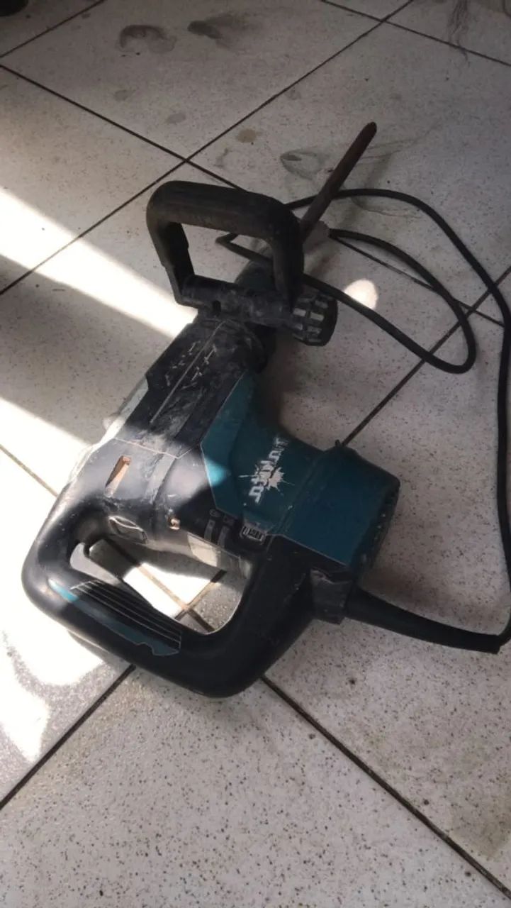 Vende-se esse martelete rompedor
