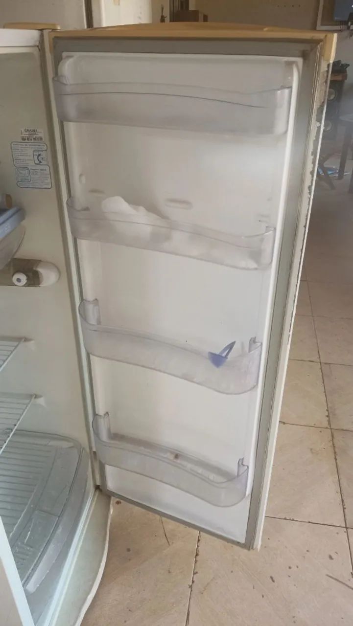 Geladeira / armário  - Foto 4