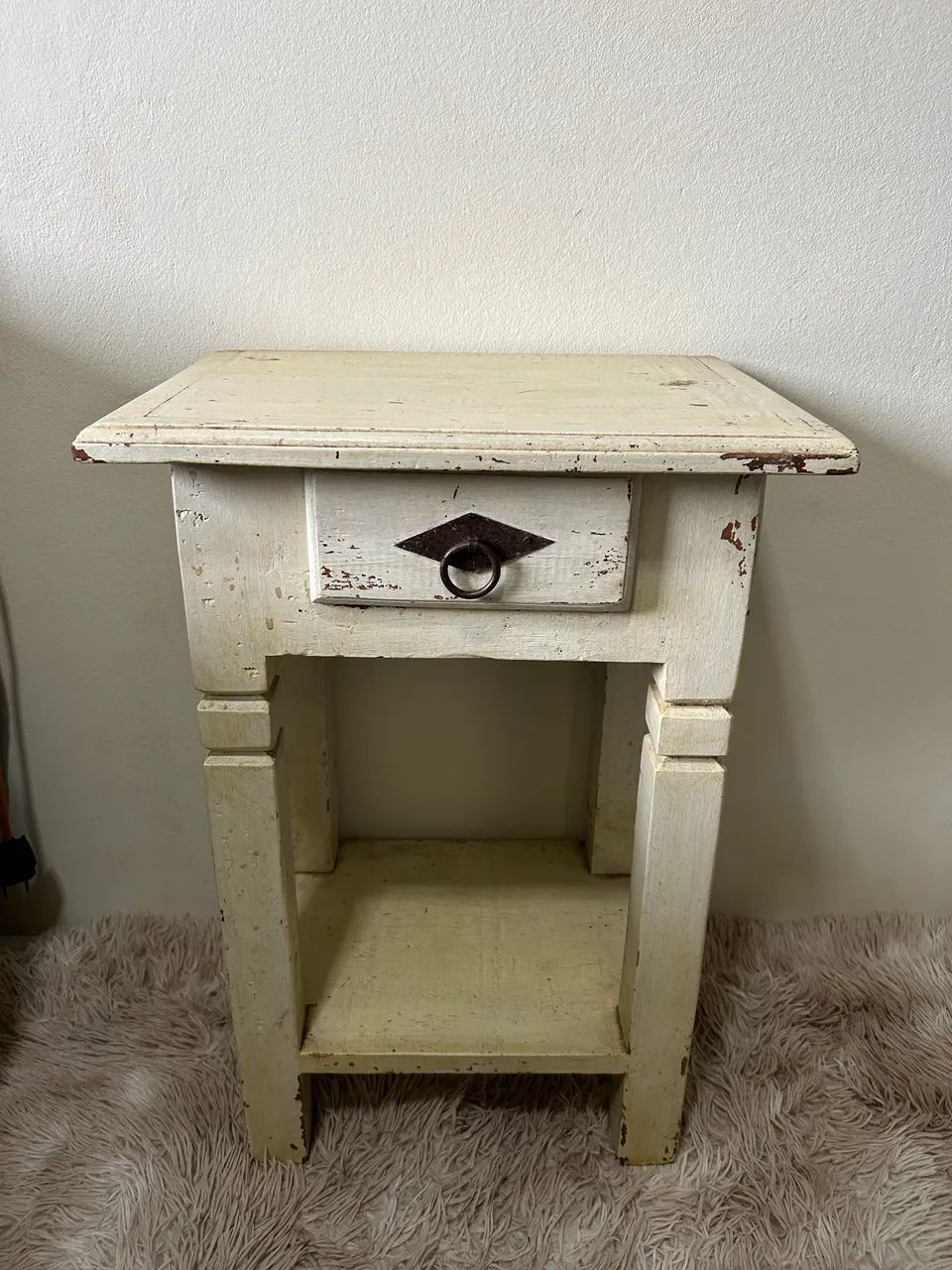 Mesa de cabeceira madeira maciça 