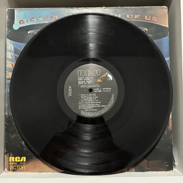 LP Vinil Daryl Hall & Jon Oates - Bigger Than Both Of Us (Mídia e