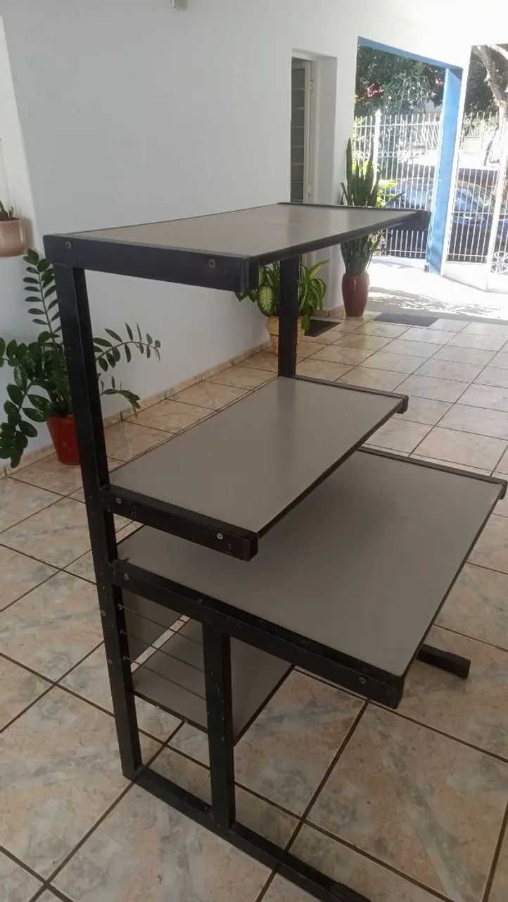 Mesa tipo prateleira 