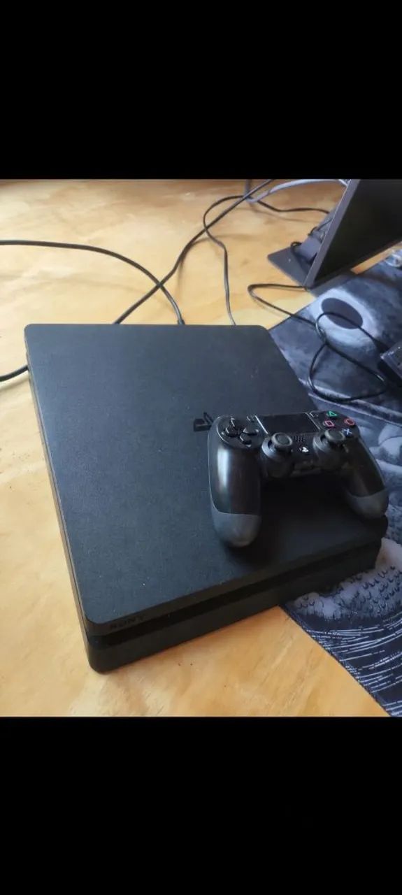PS4 slim 