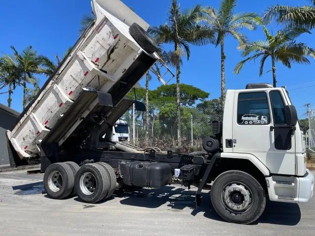 Vende-se CAMINHÃO BASCULANTE FORD CARGO 2422E 2009 - Foto 5
