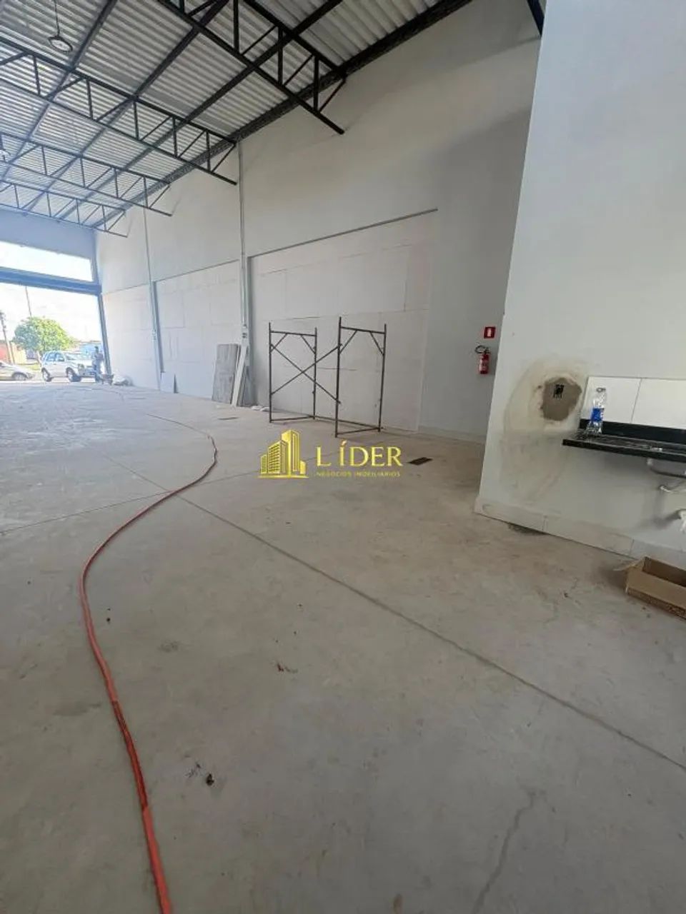 BARRACÃO RECÉM CONSTRUÍDO - Foto 5