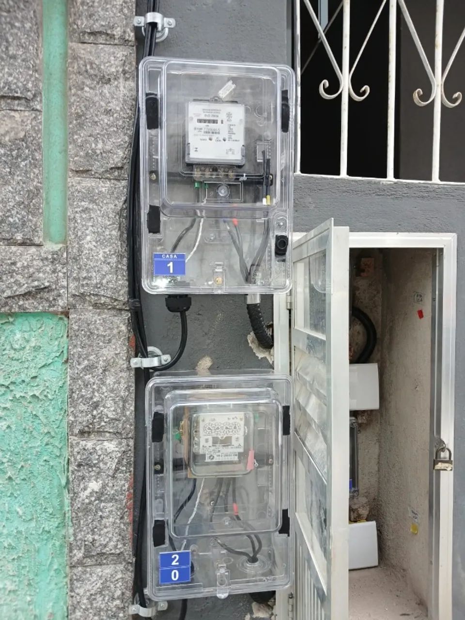 Técnico Instalador de Padrão da Light - Foto 3