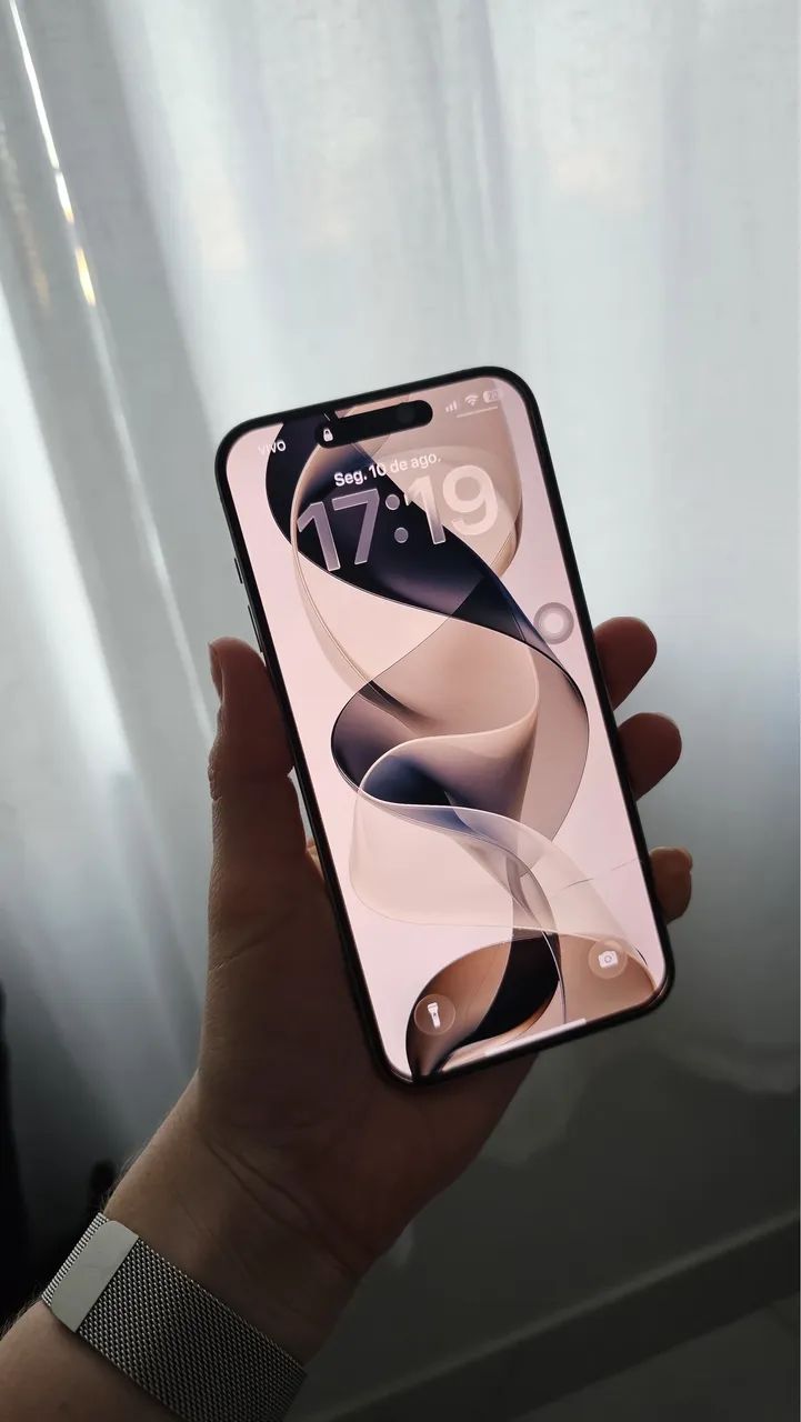 iPhone 15 PRO MAX titânio branco  - Foto 2