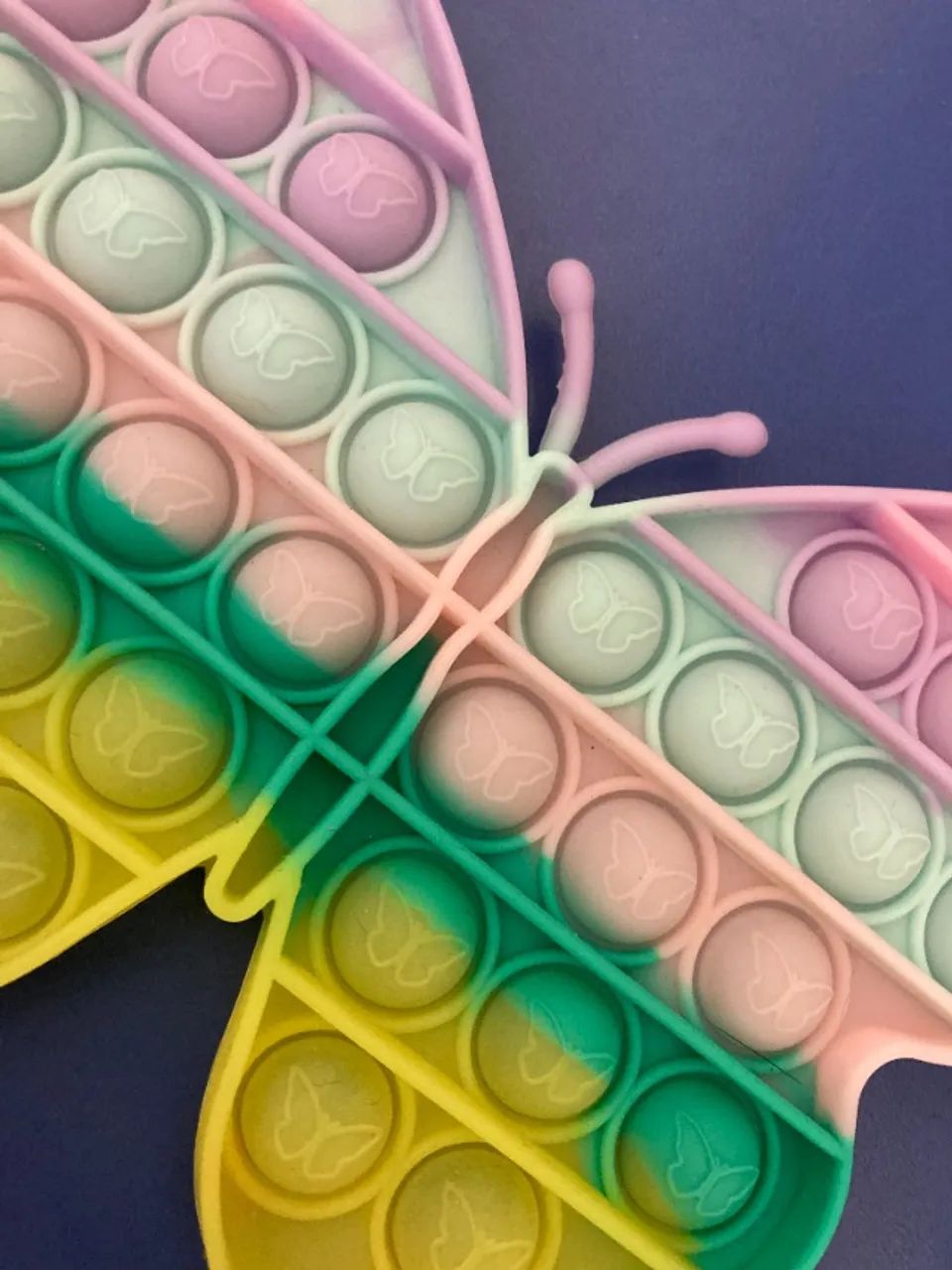 Pop it Fidget Toy Original Borboleta + Brinde mini pop it dinosauro - ótimo estado - Foto 2