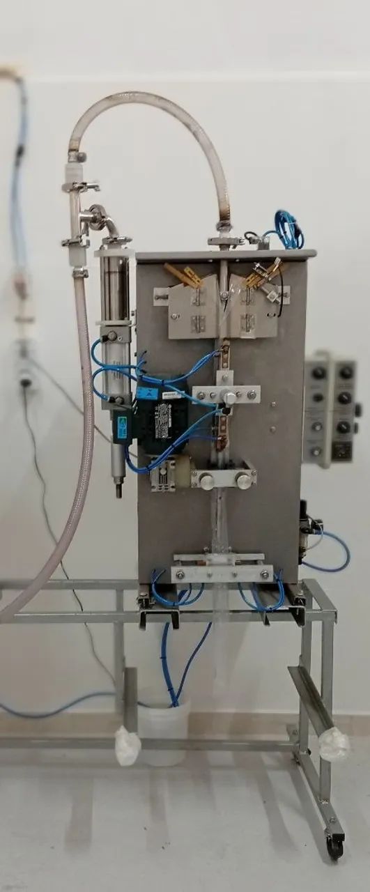 Máquina automática para envasar geladinho, gelinho, chupchup